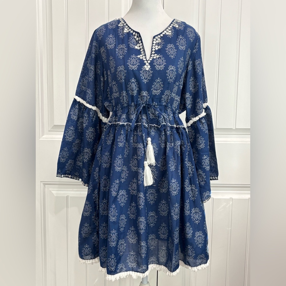 Lucky & Coco Women’s Blue and White Midi Dress Size M